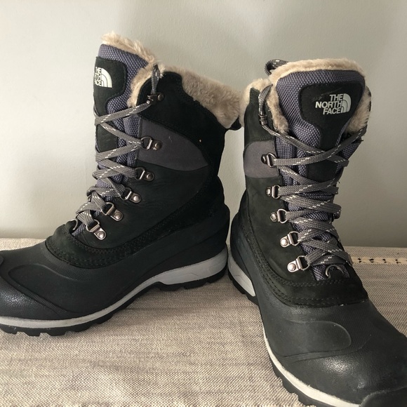 Women’s Northface winter boots - Picture 6 of 9